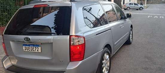 KIA-CARNIVAL-2007