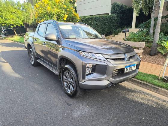MITSUBISHI L200 TRITON 2.4 16V TURBO DIESEL SPORT OUTDOOR PLUS CD 4P 4X4 AUTOMÁTICO