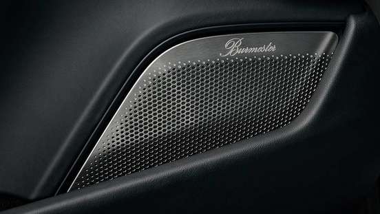 PORSCHE-TAYCAN-2023