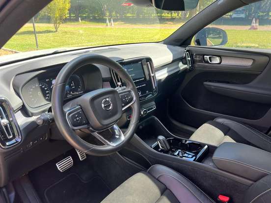 VOLVO-XC40-1.5 T5 RECHARGE R-DESIGN GEARTRONIC VOLVO-XC40-2020