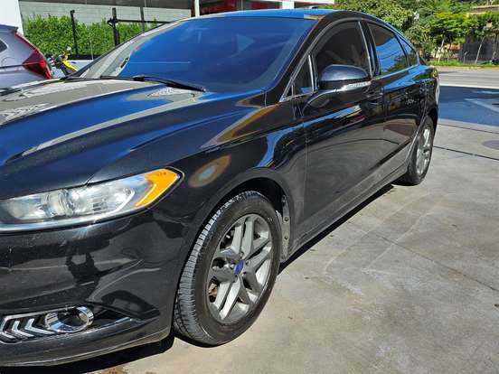 FORD-FUSION-2014