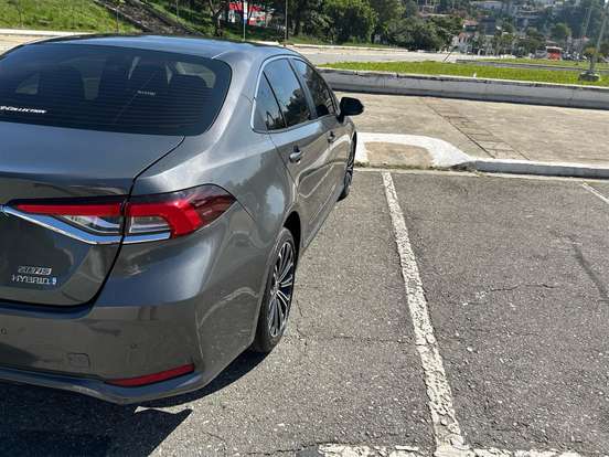 TOYOTA-COROLLA-2023