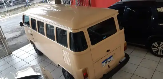 VOLKSWAGEN-KOMBI-1990