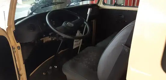VOLKSWAGEN-KOMBI-1990