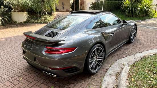 PORSCHE-911-2016