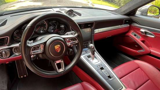 PORSCHE-911-2016