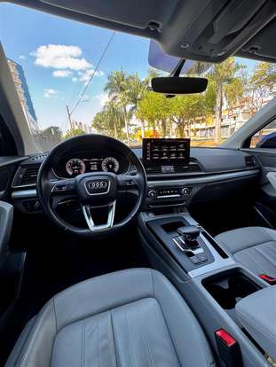 AUDI-Q5-2022