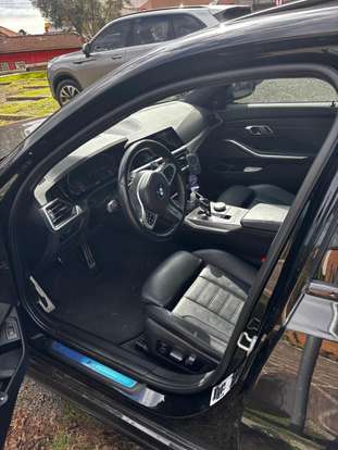 BMW-320i-2020