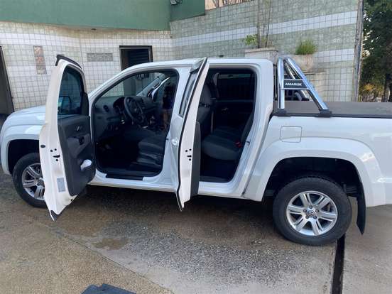 VOLKSWAGEN-AMAROK-2015