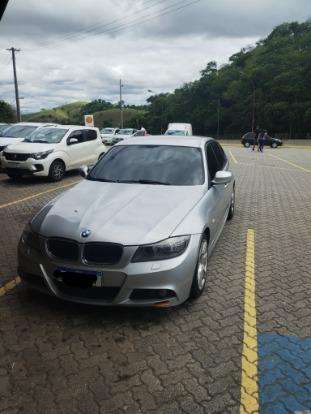 BMW-318i-2012