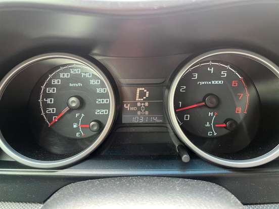 MITSUBISHI-PAJERO TR4-2010