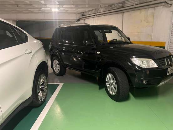 MITSUBISHI-PAJERO TR4-2010