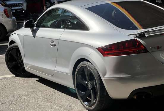 AUDI-TT-2009