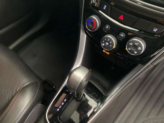CHEVROLET-TRACKER-2018