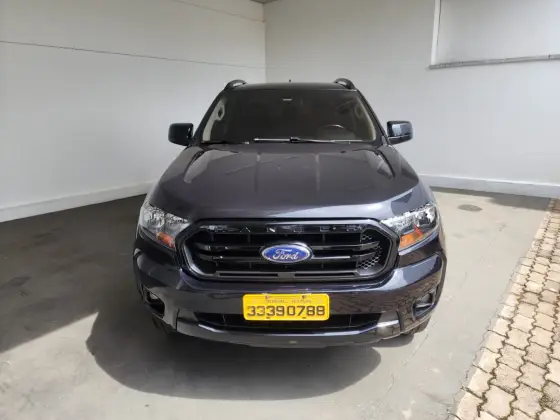 FORD RANGER 2.2 BLACK 4X2 CD 16V DIESEL 4P AUTOMÁTICO
