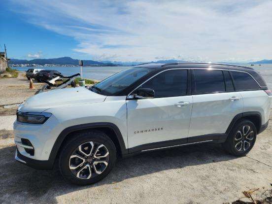 JEEP-COMMANDER-2022