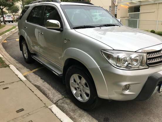TOYOTA-HILUX SW4-2009