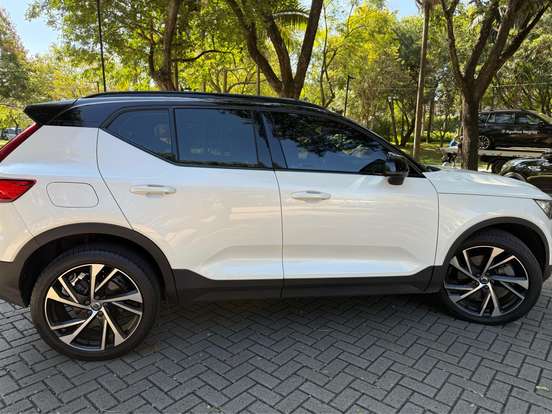 VOLVO-XC40-1.5 T5 RECHARGE R-DESIGN GEARTRONIC VOLVO-XC40-2021