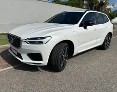 VOLVO XC60 2.0 T8 HYBRID R-DESIGN AWD GEARTRONIC VOLVO XC60 2.0 T8 HYBRID R-DESIGN AWD GEARTRONIC