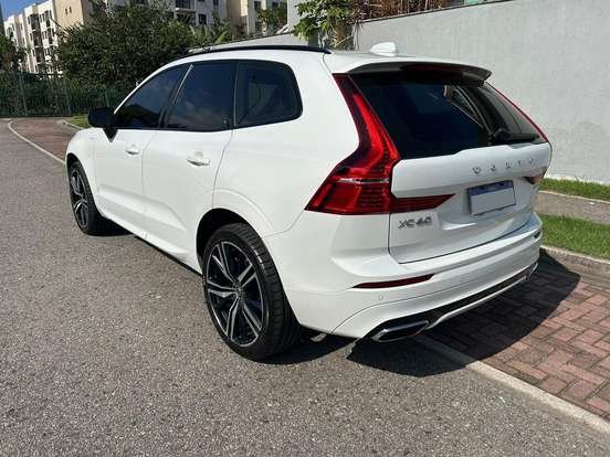VOLVO-XC60-2019