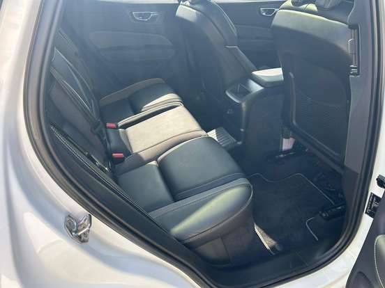 VOLVO-XC60-2019