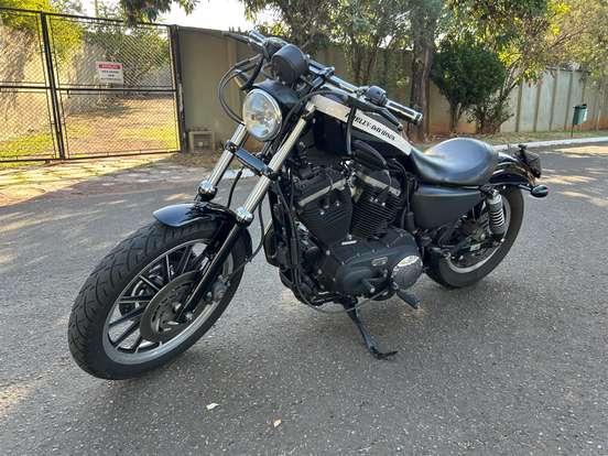 HARLEY-DAVIDSON-SPORTSTER XL 883 R-2010