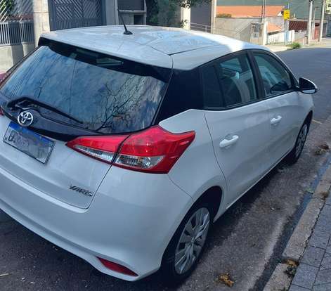 TOYOTA-YARIS-2020