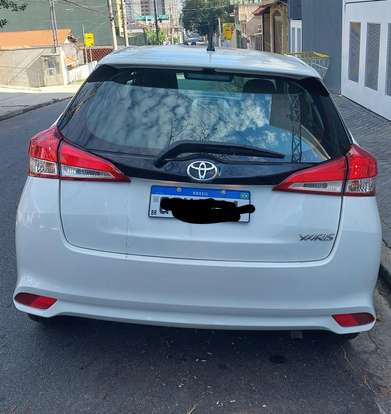 TOYOTA-YARIS-2020