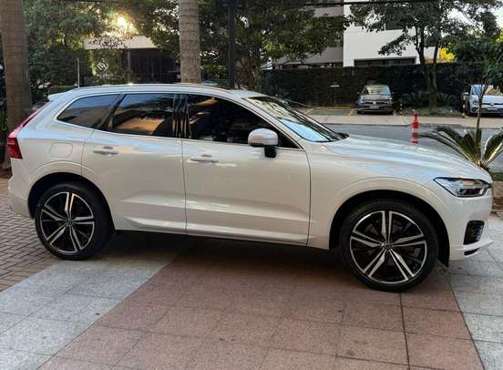 VOLVO-XC60-2019
