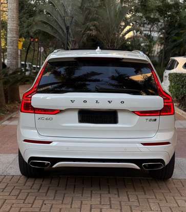 VOLVO-XC60-2019