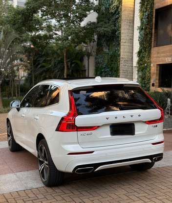 VOLVO-XC60-2019