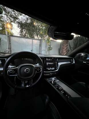 VOLVO-XC60-2019