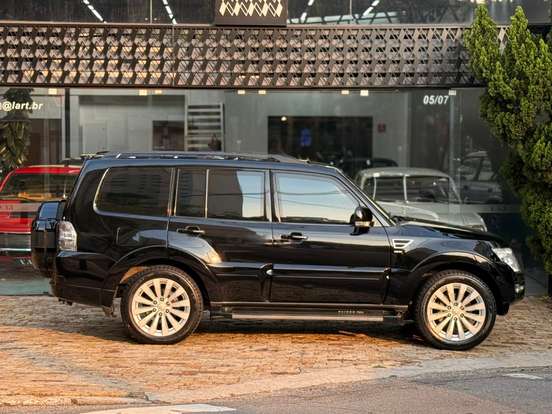 MITSUBISHI-PAJERO FULL-3.2 HPE 4X4 16V TURBO INTERCOOLER DIESEL 4P AUTOMÁTICO MITSUBISHI-PAJERO FULL-2014