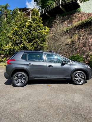 PEUGEOT-2008-2021