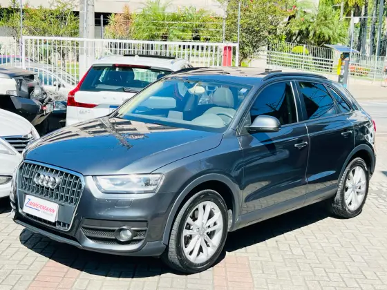 AUDI Q3 2.0 TFSI AMBIENTE QUATTRO 4P GASOLINA S TRONIC