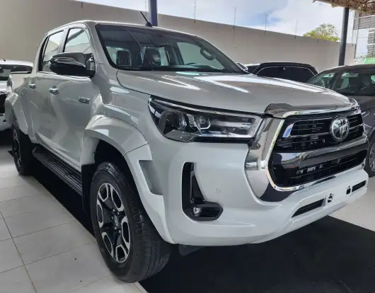 TOYOTA-HILUX-2.8 D-4D TURBO DIESEL CD SRX PLUS 4X4 AUTOMÁTICO TOYOTA-HILUX-2025