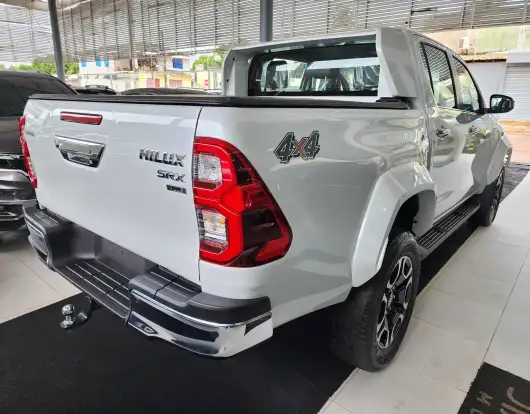 TOYOTA-HILUX-2025