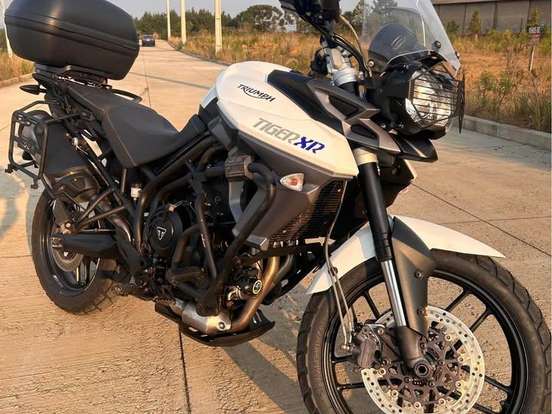 TRIUMPH-TIGER 800 XR TRIUMPH-TIGER 800 XR-2015