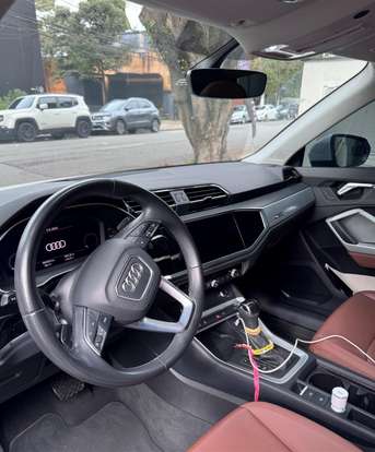 AUDI-Q3-2021