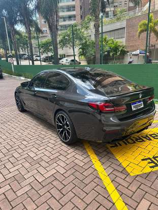 BMW-540i-2017