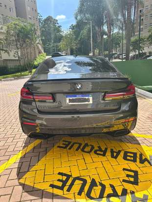 BMW-540i-2017