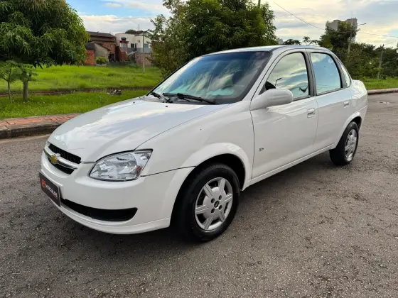 CHEVROLET CLASSIC 1.0 MPFI LS 8V FLEX 4P MANUAL CHEVROLET CLASSIC 1.0 MPFI LS 8V FLEX 4P MANUAL