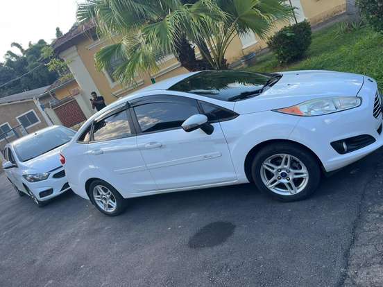 FORD-FIESTA-1.6 SEL SEDAN 16V FLEX 4P MANUAL FORD-FIESTA-2017