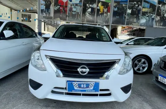 NISSAN VERSA 1.6 16V FLEXSTART SV 4P XTRONIC NISSAN VERSA 1.6 16V FLEXSTART SV 4P XTRONIC