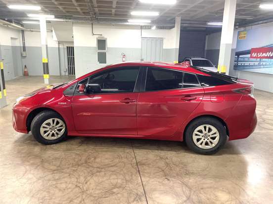TOYOTA-PRIUS-2017