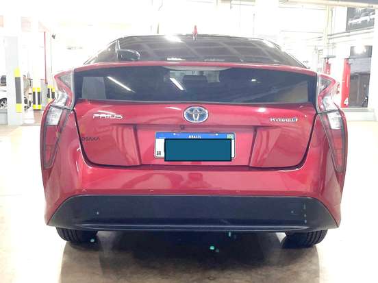 TOYOTA-PRIUS-2017