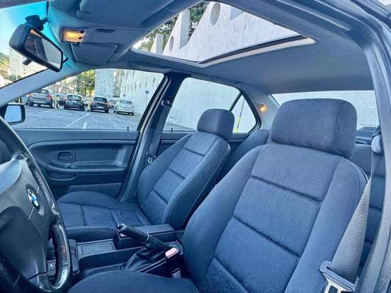 BMW-323i-1997