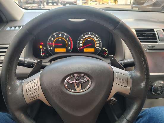 TOYOTA-COROLLA-2010