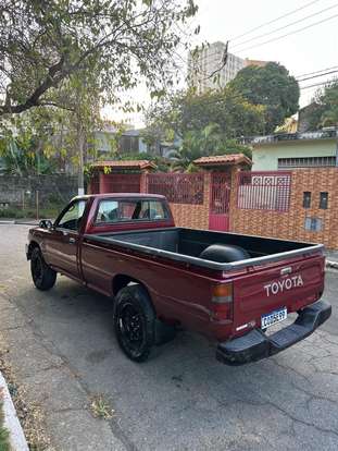 TOYOTA-HILUX-1997
