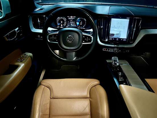 VOLVO-XC60-2019